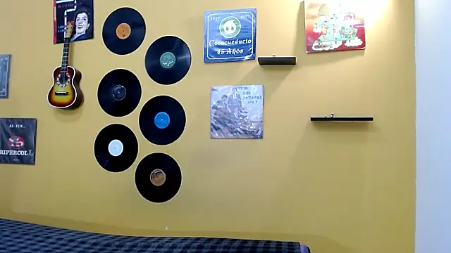 Snapshot of skinnyverus18 chatting on 03/17/26, 07:39 skinnyverus18 online show from 03/17/26, 07:39