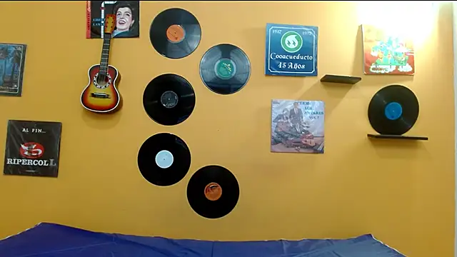 skinnyverus18 online show from 11/30/25, 07:14