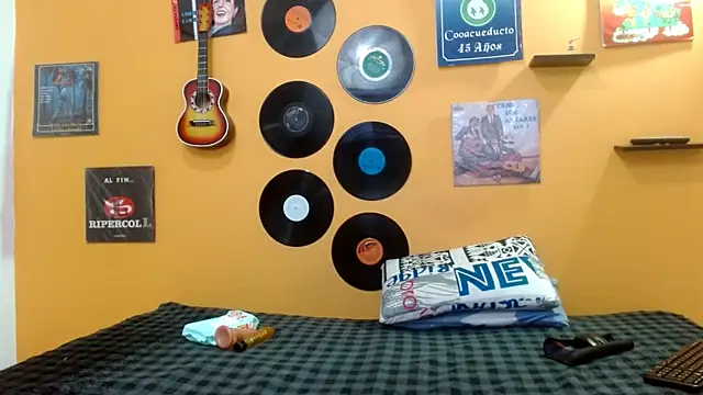 skinnyverus18 online show from 11/01/25, 07:41