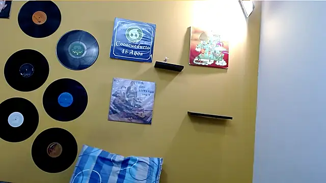 Snapshot of skinnyverus18 chatting on 02/23/26, 07:14 skinnyverus18 online show from 02/23/26, 07:14