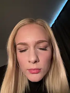 DaryaDoll online show from 10/12/25, 11:55