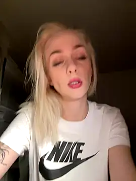 DaryaDoll online show from 12/20/25, 07:28