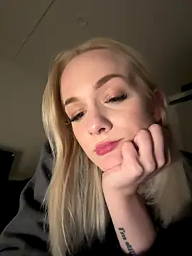 DaryaDoll online show from 12/19/25, 09:06