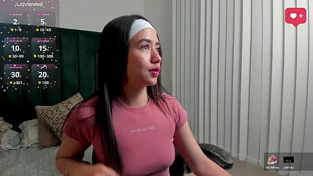 SaraWagner  online show from 04/08/26, 12:01