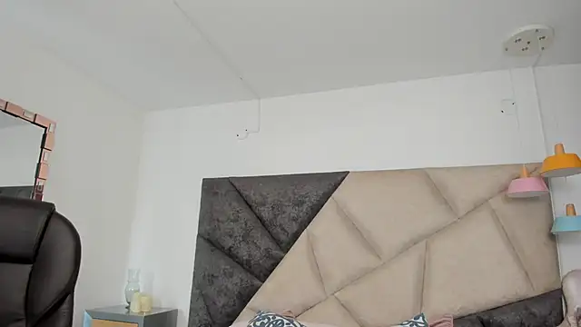 SaraWagner  online show from 09/21/25, 06:13