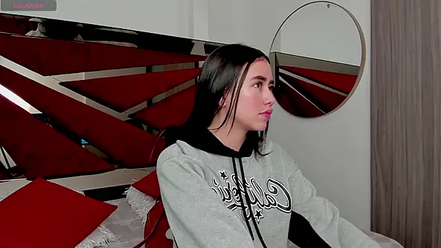 SaraWagner  online show from 04/15/26, 12:16