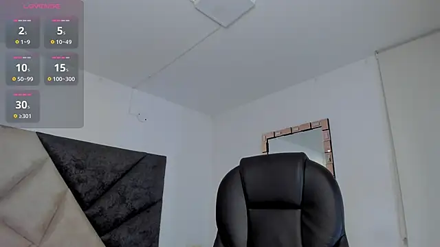 SaraWagner  online show from 12/02/25, 12:22