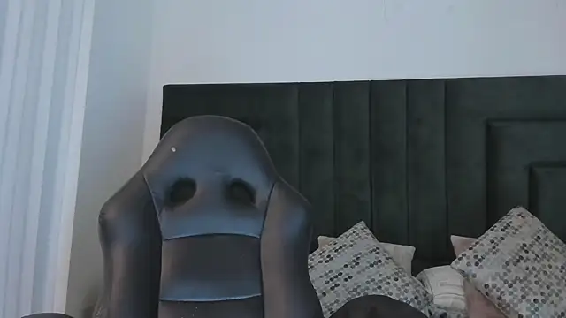 SaraWagner  online show from 12/20/25, 01:52