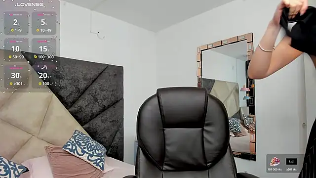 SaraWagner  online show from 11/20/25, 01:28