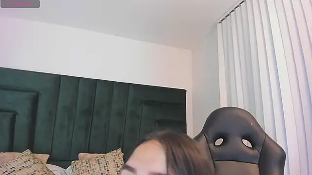 SaraWagner  online show from 11/11/25, 12:27