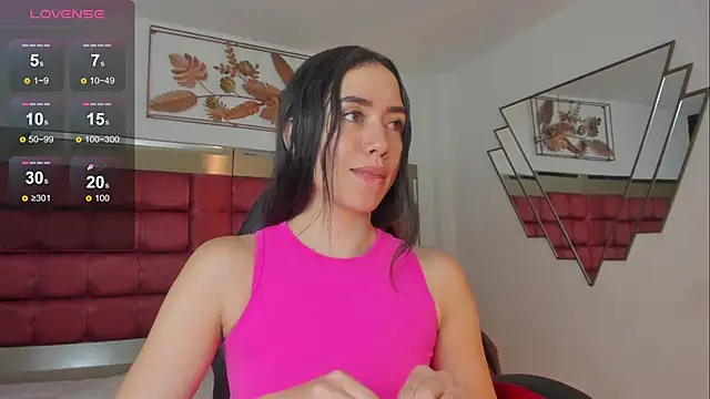 SaraWagner  online show from 12/18/25, 12:05