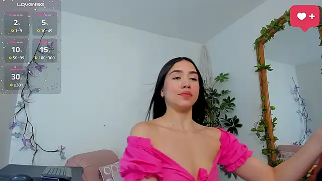 SaraWagner  online show from 11/12/25, 12:26