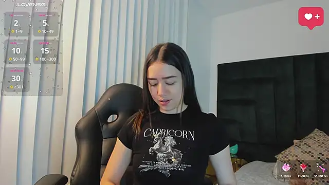 SaraWagner  online show from 09/29/25, 06:13