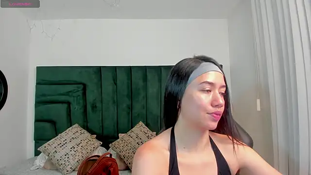 SaraWagner  online show from 04/13/26, 12:03