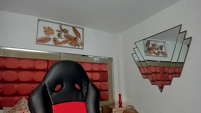 SaraWagner  online show from 09/15/25, 06:08