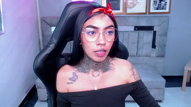 Ashley Blum v online show from 09/17/25, 07:38