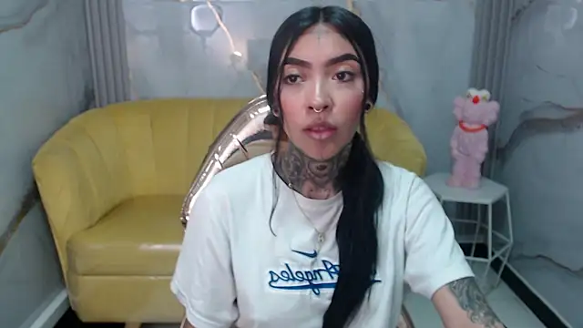 Ashley Blum v online show from 09/10/25, 07:35