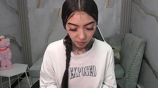 Ashley Blum v online show from 11/07/25, 08:02