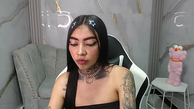 Ashley Blum v online show from 10/04/25, 08:10