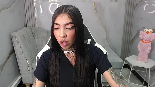 Ashley Blum v online show from 10/14/25, 08:09