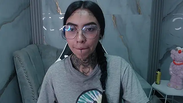 Ashley Blum v online show from 09/24/25, 07:42