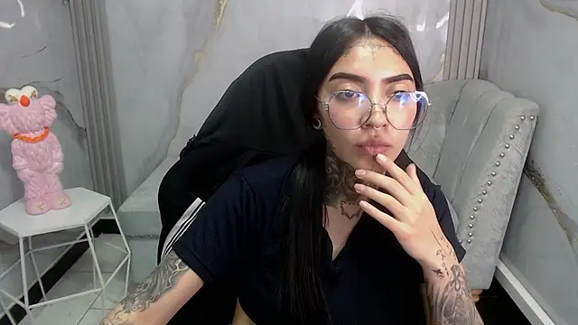 Ashley Blum v online show from 10/25/25, 01:05