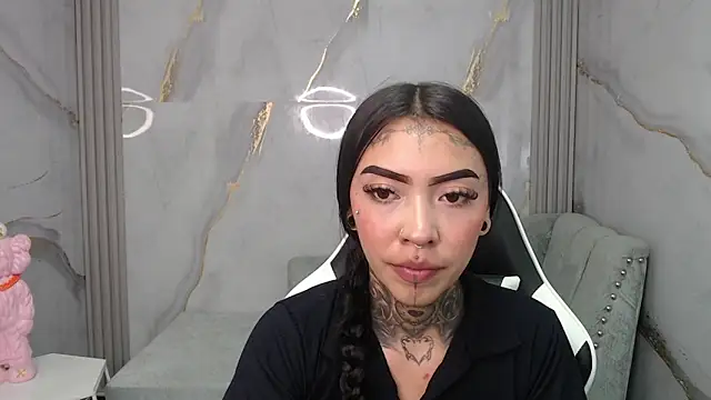 Ashley Blum v online show from 11/10/25, 08:03