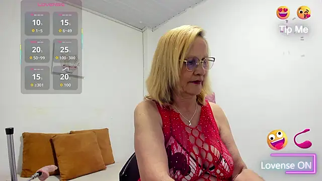 Snapshot of esmeraldaladys chatting on 02/19/26, 07:22 esmeraldaladys online show from 02/19/26, 07:22