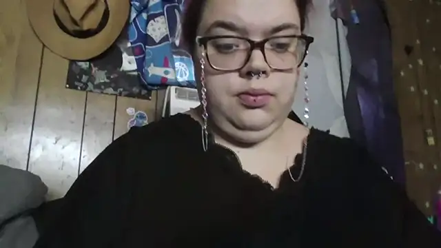 Snapshot of GoddessDess chatting on 09/23/25, 12:56 GoddessDess online show from 09/23/25, 12:56