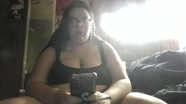 Snapshot of GoddessDess chatting on 09/30/25, 05:30 GoddessDess online show from 09/30/25, 05:30