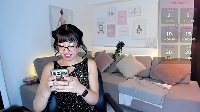 Miacorner  online show from 11/12/25, 08:56