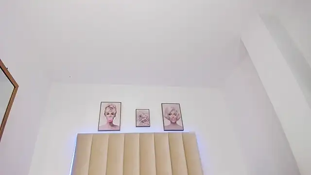 Miacorner  online show from 09/19/25, 11:14