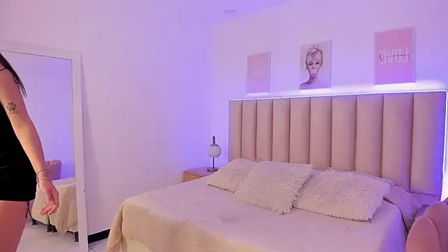 Miacorner  online show from 09/14/25, 04:40