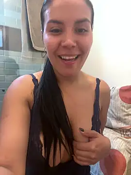 Snapshot of MacaW09 chatting on 02/27/26, 02:01 MacaW09 online show from 02/27/26, 02:01