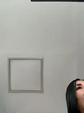 Snapshot of MacaW09 chatting on 02/23/26, 05:24 MacaW09 online show from 02/23/26, 05:24