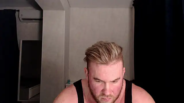 Snapshot of ThorHemsworthRU chatting on 02/17/25, 03:11 ThorHemsworthRU online show from 02/17/25, 03:11