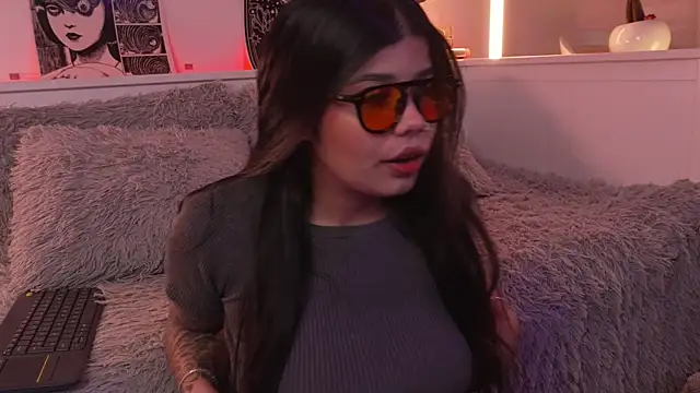 sophieee art online show from 04/10/26, 10:22