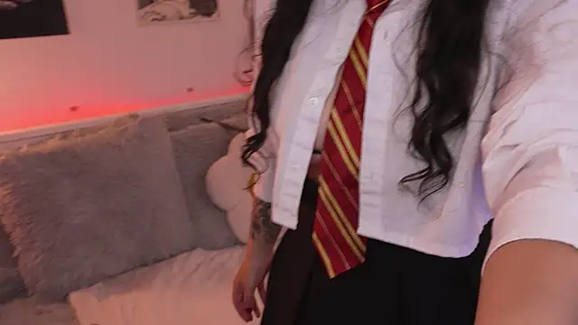 sophieee art online show from 10/25/25, 07:36