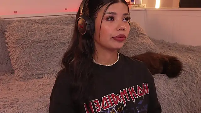 sophieee art online show from 01/09/26, 03:35