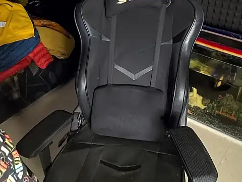 GoldyDong online show from 12/15/25, 09:09