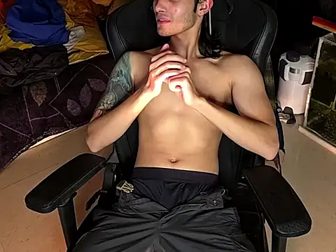 GoldyDong online show from 12/18/25, 08:01