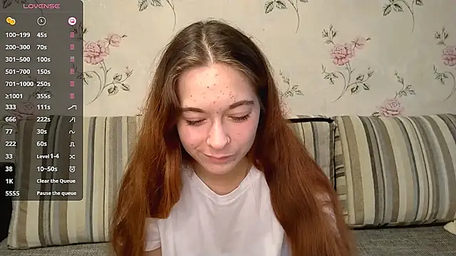 Snapshot of KissKarina chatting on 09/24/25, 02:12 KissKarina online show from 09/24/25, 02:12