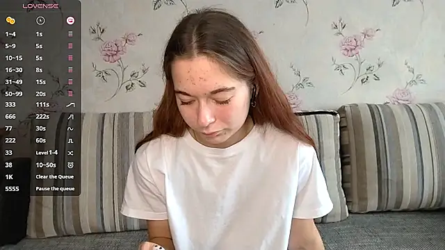 Snapshot of KissKarina chatting on 10/05/25, 11:45 KissKarina online show from 10/05/25, 11:45