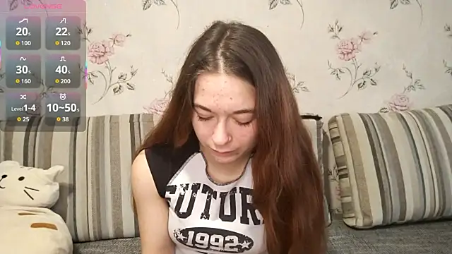 Snapshot of KissKarina chatting on 10/17/25, 01:02 KissKarina online show from 10/17/25, 01:02