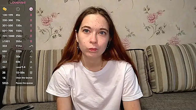 Snapshot of KissKarina chatting on 09/26/25, 02:02 KissKarina online show from 09/26/25, 02:02
