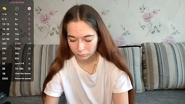 Snapshot of KissKarina chatting on 10/04/25, 10:06 KissKarina online show from 10/04/25, 10:06