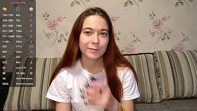 Snapshot of KissKarina chatting on 09/25/25, 02:12 KissKarina online show from 09/25/25, 02:12