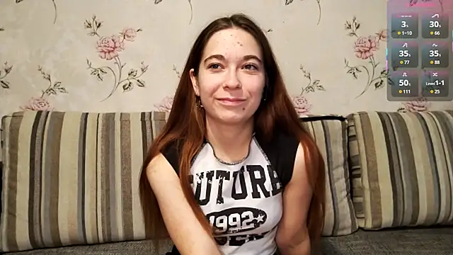 Snapshot of KissKarina chatting on 10/11/25, 01:56 KissKarina online show from 10/11/25, 01:56