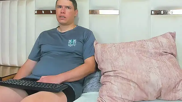 CandyandSteven online show from 12/18/25, 03:11