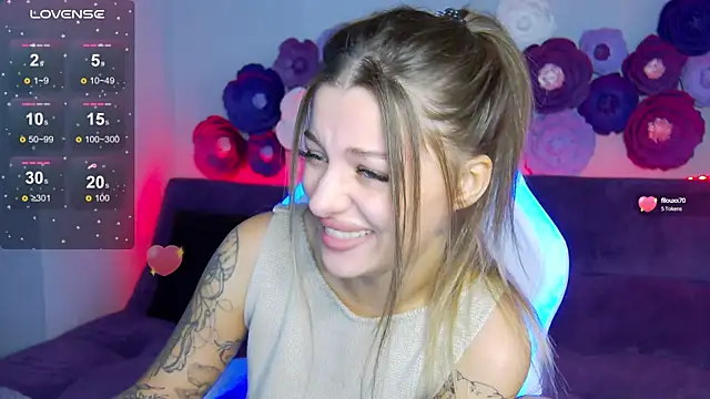 LindaBrilliant online show from 09/15/25, 03:07